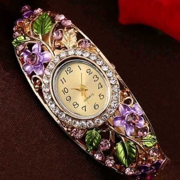 Accessories - Faux Fashion Beatiful Watch